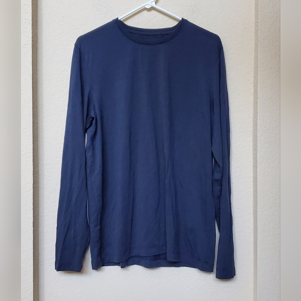Outdoor Voices Navy Long Sleeve Tee. Size Large